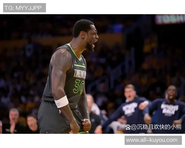 兰德尔表现平平全场10投仅4中贡献16分5篮板1助攻次节状态低迷未能得分