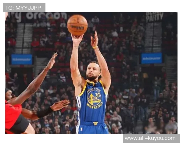 库里独占鳌头NBA历史单场10三分表现中占比达25