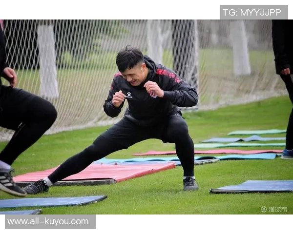 再集结时刻拉米罗带领球队开启新赛季首堂训练课